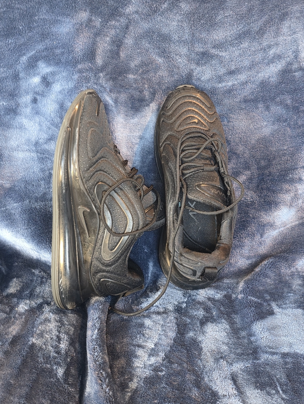 All-Black Athletic Sneakers Nike Air Max 720 Black Anthracite AO2924-015 Men's